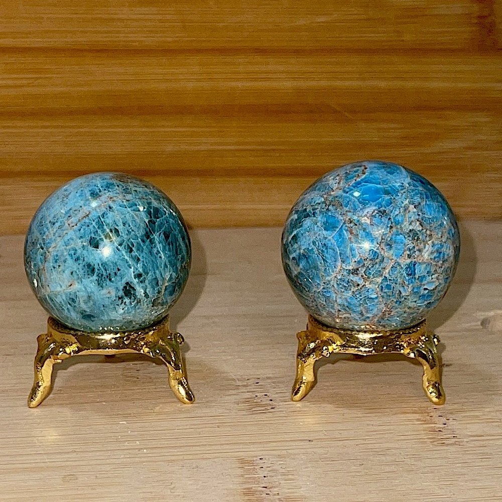 Neon Blue Apatite Sphere 🩵 w/ Gemmy Areas everywhere - Picture 3 of 12